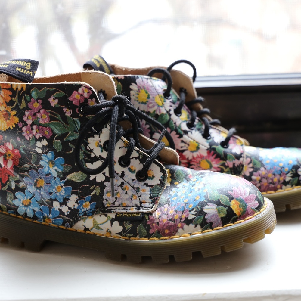 90s RARE Dr. Marten's floral boots size UK 1 US 2